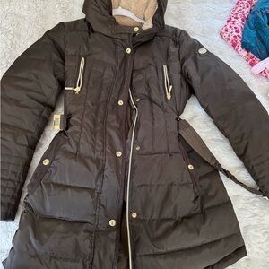 Kensie Black Puffer Jacket with Hood and Quilted Design